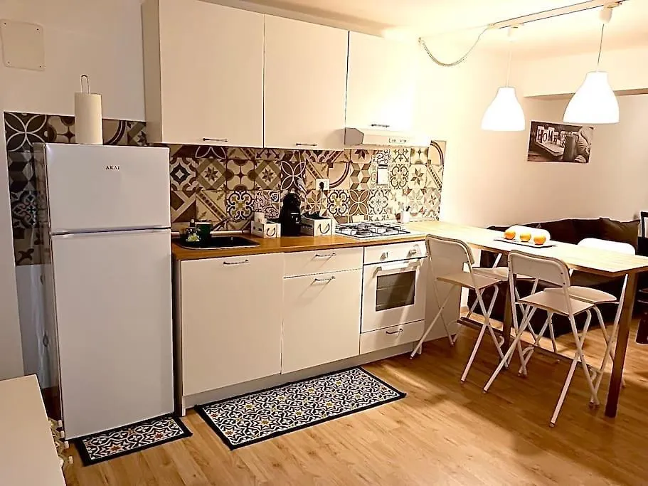 Apartament Holidays House Blu Appartamento Acitrezza Aci Castello Włochy